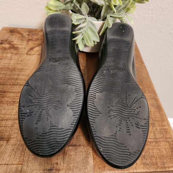 Dansko Black Patent Leather Loafers Size 38 - Picture 9 of 10